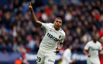 龙珠电竞精华-伯贝这突破变向无敌